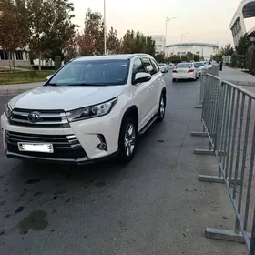 Toyota Highlander 2016