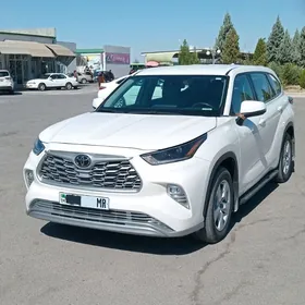 Toyota Highlander 2021