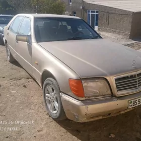 Mercedes-Benz 500E 1992