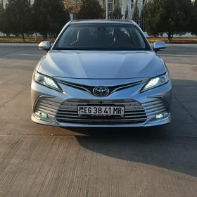Toyota Camry 2020