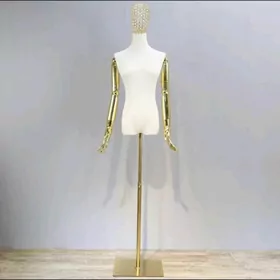 maniken kelleli elli