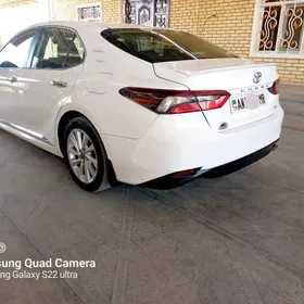 Toyota Camry 2021