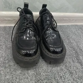 лакерованный туфли