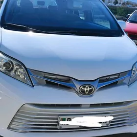 Toyota Sienna 2019