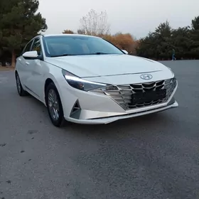 Hyundai Elantra 2022