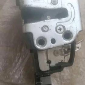 Замок прадо багажника Zamok