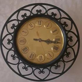 Часы Янтарь кварцевые