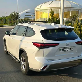 Toyota Highlander 2021