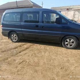 Hyundai H-1 2005
