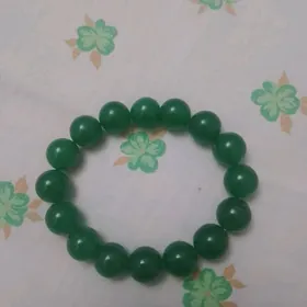 Браслет нефритовый