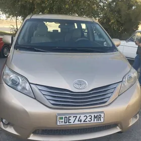 Toyota Sienna 2011
