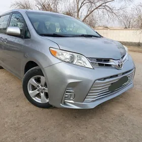 Toyota Sienna 2017