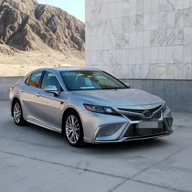Toyota Camry 2021