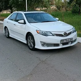 Toyota Camry 2013