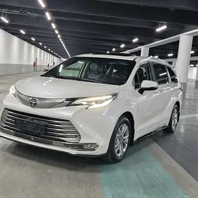 Toyota Sienna 2022
