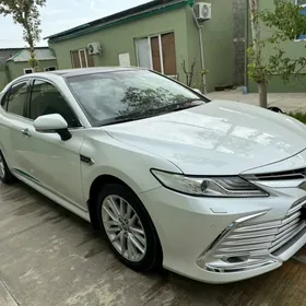Toyota Camry 2021