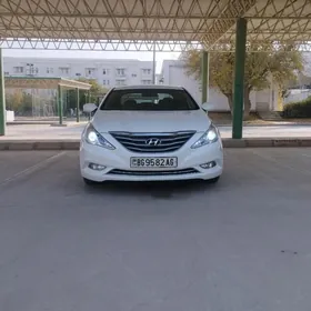 Hyundai Sonata 2011