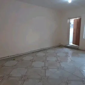 ПОЛУПОДВАЛ НА МИР-6