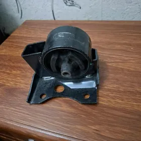 Моторная подушка Ниссан.