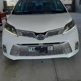 Toyota Sienna 2017