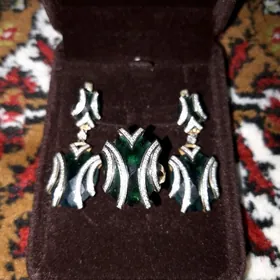 Yerewan komplekt Gyzyl