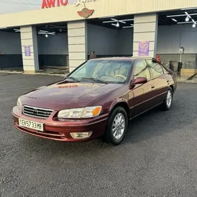 Toyota Camry 2001