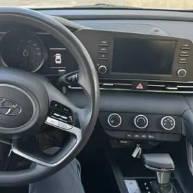 Hyundai Elantra 2021