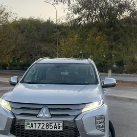 Mitsubishi Pajero 2020
