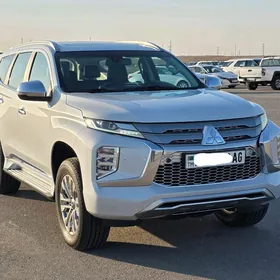 Mitsubishi Pajero 2021