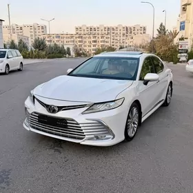 Toyota Camry 2020