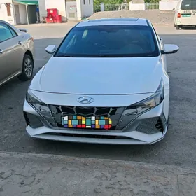 Hyundai Elantra 2022