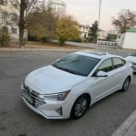 Hyundai Elantra 2020