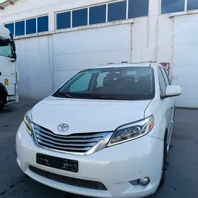 Toyota Sienna 2016