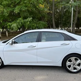 Hyundai Elantra 2021