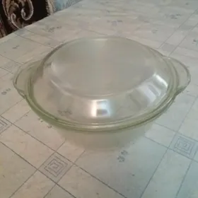 стеклянная кастрюля