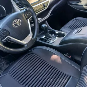 Toyota Highlander 2016