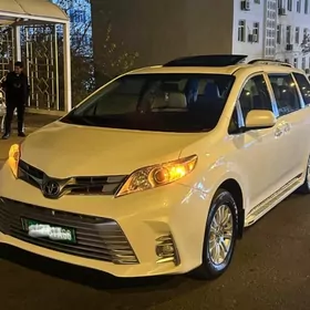 Toyota Sienna 2017