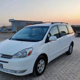 Toyota Sienna 2004