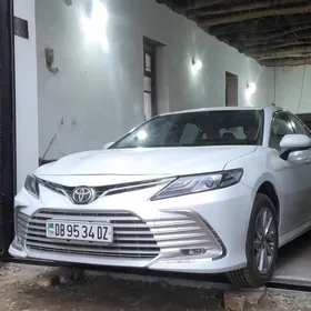 Toyota Camry 2022