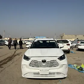 Toyota Highlander 2021