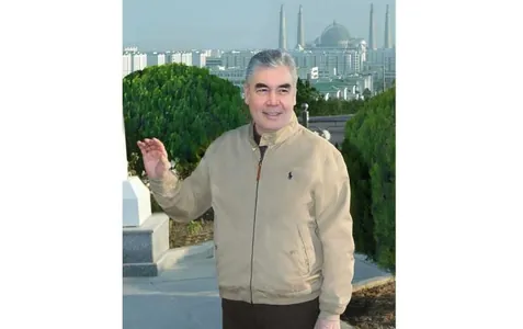 Глава Халк Маслахаты проинспектировал строительство мечети и других объектов города Аркадаг