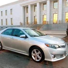 Toyota Camry 2014