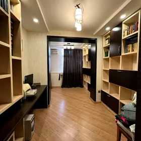 sentr 1nji parkyň ýany