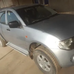 Mitsubishi L200 2008