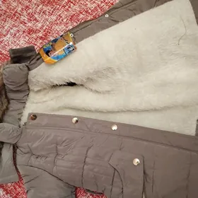 Продается детская куртка НОВАЯ