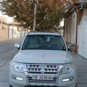 Mitsubishi Pajero 2016