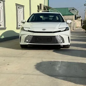 Toyota Camry 2025