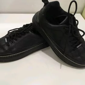 туфли, шлепки , бутсы