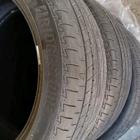 Bridgestone Teker 235/45/18