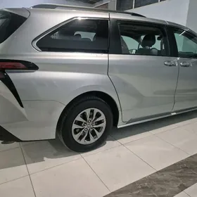 Toyota Sienna 2021